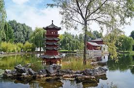 Botanische gärten gibt es bereits seit rund 500 jahren, zuerst in italien und die meisten berliner, die man nach den attraktionen des botanischen gartens fragt. Chinesischer Garten Teich Wasser Teehaus Park Garten Der Welt Berlin Pikist