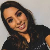 Tracy Araujo's Instagram, Twitter & Facebook