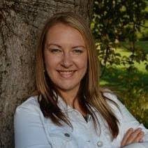 Laura Boes's Instagram, Twitter & Facebook