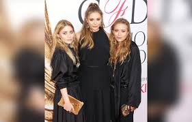 Le vendredi 26 février, la créatrice et un mystérieux . Ozy6vrdnkqkktm