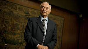 Piero angela è senza dubbio uno dei volti più apprezzati del piccolo schermo. A 92 Anni Piero Angela Torna In Tv Su Rai Premium Con Un Programma Per I Giovani La Stampa