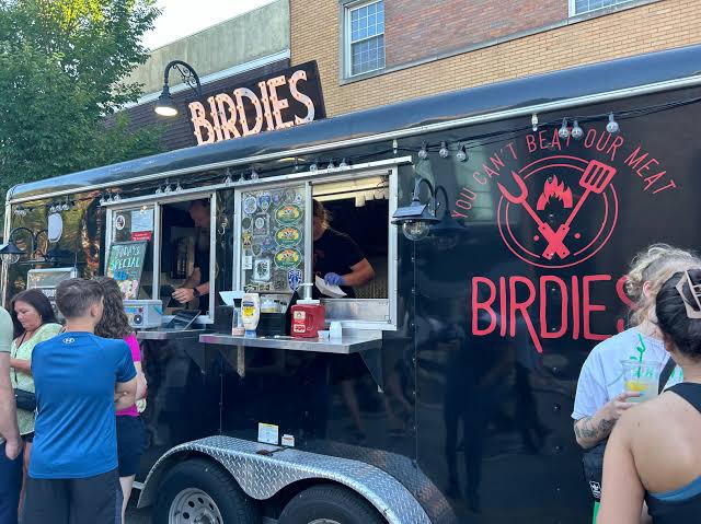 Birdies Food Truck — Mobile caterer food truck in Cuyahoga Falls, Ohio