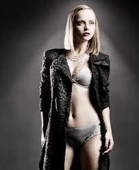 CHRISTINA RICCI - IN PANTY AND BRA AND A JACKET !!! | eBay