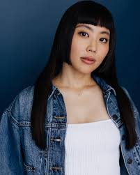 Lmao u kinda give 90s Dwayne the rock Johnson vibes” @annieleeeee . . . 📸  @ambejphotography 💄 @everything_alliej 💇🏻‍♀️ @drenushakolshi . . .  #headshot #therock