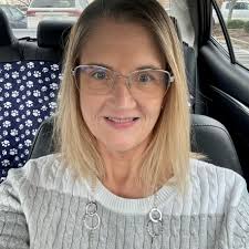 What are some restaurant recommendations in Cocoa Beach for a family with  kids?