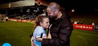 City attacker rhali dobson poses as a constant threat in the attacking third. Tor Und Heiratsantrag Was Fur Ein Marchenhaftes Karriereende Sky Sport Austria