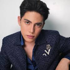 Our sunshine superstar with the ever supportive glam and styling team! ✨✨✨  Special mention, ate Leah. You da best! 📸 Mac Igarta IG post. #Stell  #StellatDavidAndFriendsTour