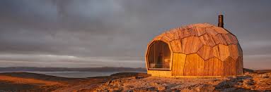 Her finner du informasjon om politisk virksomhet, kommunale tjenester, samfunnsutvikling, ledige stillinger og organisering av kommunen. These Egg Shaped Wood Cabins Sit On Top Of A Mountain Overlooking Hammerfest Norway Hammerfest Municipality Norway