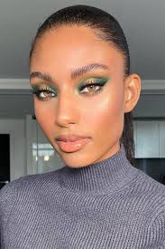Halo Eyes Are The Celestial Makeup Trend That Ll Make You Look More Awake Makeup Inspiration Makeup Trends Party Makeup