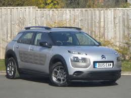 The citroën c4 cactus hatch adopts the classic cues of the segment in terms of technology and performance while continuing to stand apart with its unique personality and levels of comfort. Pin Op Citroen