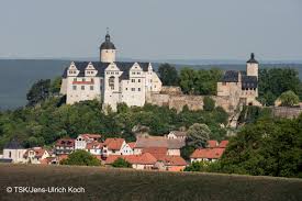 Gotha ist mit der orangerie, dem englischen garten und der wasserkunst ein außenstandort der bundesgartenschau 2021 in erfurt. Staatskanzlei Thuringen On Twitter Die Saison Der Schlosser Und Burgen Ist Offiziell Eroffnet Auf Der Burg Ranis Feierte Die Stiftung Thuringer Schlosser Und Garten Heute Den Startschuss In Die Neue Saison Mit