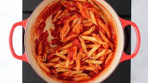 Try this homemade arrabiata recipe for an incredible pasta sauce with a delightful kick! Penne Arrabiata Rezept Schnell Einfach Aline Made