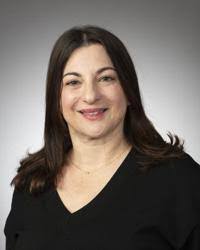 Laura Pete's Instagram, Twitter & Facebook