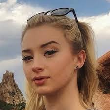 Amber Glen's Instagram, Twitter & Facebook