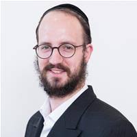 𝗥𝗔𝗕𝗕𝗜 𝗟𝗘𝗔𝗗𝗦 𝗦𝗛𝗨𝗟 𝗦𝗘𝗥𝗩𝗜𝗖𝗘 𝗔𝗧 𝟭𝟮.𝟬𝟭𝗔𝗠 𝗔𝗙𝗧𝗘𝗥  𝗟𝗢𝗖𝗞𝗗𝗢𝗪𝗡 𝗘𝗡𝗗𝗦 Manchester rabbi Arnold Saunders is claiming that  he organised the first act of communal worship in England after the  relaxation of the lockdown