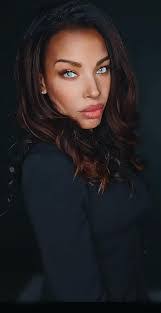 Allison Rymer's Instagram, Twitter & Facebook