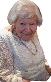 Elizabeth Hamby's Instagram, Twitter & Facebook