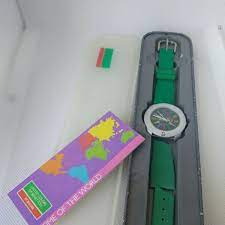 watch United Colors of Benetton by Bulova Original Case Vintage  Green-Broken ! | WatchCharts