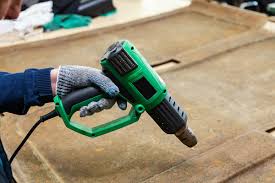 Come sverniciare con sverniciatore chimico. La Pistola Ad Aria Calda Essenziale Tra I Tuoi Strumenti Da Bricolage