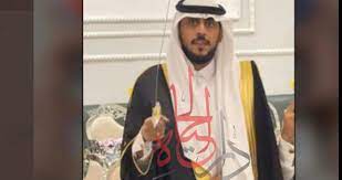وكشفت قريبة الشابة روان الغامدي لصحف المملكة أن زواج روان كان يوم الأربعاء قبل الماضي في جدة، وعقب ثلاثة أيام من زواجها تواصلت مع قريباتها تشتكي من زوجها الذي كان يضربها بغرض أخذ ذهبها. Vk5acfbywes Wm