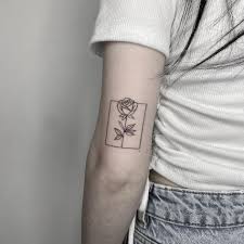 Men can also rock some neck or collarbone tattoos! 25 Simple And Small Tattoo Designs For Women Tikli