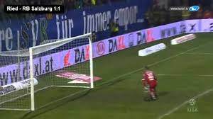 Rb salzburg liefert eine hervorragende leistung, siegt auswärts vor 65.000 zuschauern im signal iduna park gegen borussia dortmund (mit den weltmeistern schürrle und götze) mit 2:1. Tipp3 Bundesliga 12 13 17 Runde Sv Ried Red Bull Salzburg 3 1 24 11 2012 Youtube