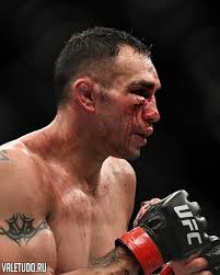 Фергюсон с ранних лет начал заниматься американским футболом, где долгое время выступал на позиции защитника. Fergyuson Otvetil Na Fejkovyj Respekt Habiba Vse Novosti Boksa I Boev Bez Pravil Na Valetudo Ru