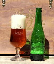 Alhambra Reserva 1925 Artepordescubrir Una Cerveza Unica Cerveza Comida Bebida Bodegas