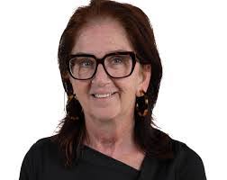 Lora Snyder's Instagram, Twitter & Facebook