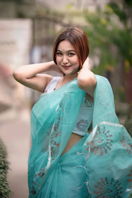 সড়ক দুর্ঘটনায় গুরুতর আহত অভিনেত্রী চমক