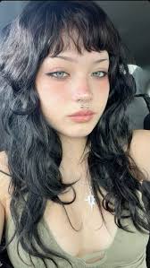 Ella Roby (ellaroby69)