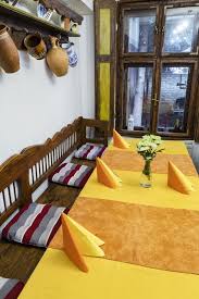 Du khách chỉ mất 45 phút di chuyển từ sân bay thọ xuân về khách sạn và 20 phút để đi từ khách sạn tới thành phố sầm sơn và các khu vui chơi giải trí. Restauracie V Okoli Hotel Phoenix