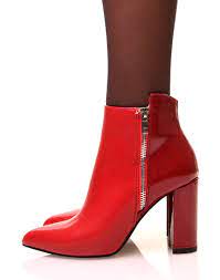Fabriquées à la main au portugal, la plupart de nos bottines sont 100% cuir et se déclinent du look rock au bohème en passant par le style casual chic. Bottines Rouge Femme Off 52