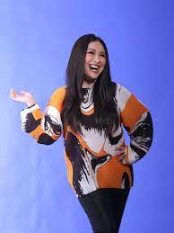 Walaupun mulutku pernah bersumpah sudi lagi jatuh cinta wanita seperti dirikupun ternyata mudah menyerah. Lirik Lagu Sang Dewi Titi Dj Ragam Bola Com