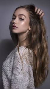 Easy And Beautiful Medium Length Hairstyles For Ladies Hairstyle Hair Hairstyleformediumlengthhairstyle Portrait Girl Photography Poses Women Face Photography
