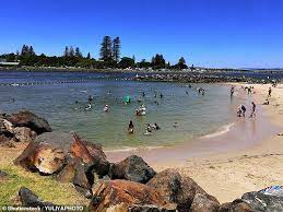 Tuncurry's lakefront areas are characterised by wharves and jetties which provide mooring for fishing boats and pleasure craft. Bkqrpv2xpzuejm