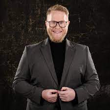 949 просмотров 2 года назад. Dsds Kandidat Aus Suderlugum Gottschalk Statt Bohlen Uberzeugt Jan Marten Block Jury Und Zuschauer Im Halbfinale Shz De