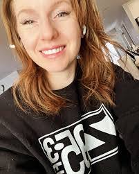 Katie Summers's Instagram, Twitter & Facebook