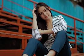 Sesudah sampai disana terlihat mereka bertiga kelelahan, karena dua dari mereka baru saja mencapai klimaks dan. Profil Amanda Manopo Si Putri Duyung Dalam Mermaid In Love