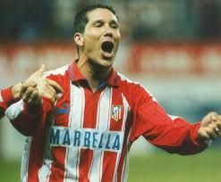 El 'cholo' simeone da órdenes a sus jugadores desde la banda de zorrilla reuters. Cholo Simeone Fans Simeonefans Twitter