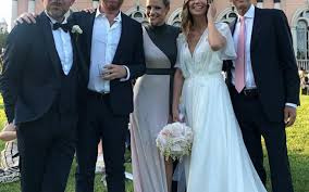 La carriera e la biografia. Fabio Fazio Assente Al Matrimonio Di Daniele E Filippa Ma Stasera Mostra L Album Foto Ultime Notizie Flash