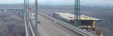 Только здесь все новости запорожья и области. V Zaporozhe Na Balochnom Mostu Ogranichili Dvizhenie Transporta Novosti