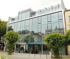 Da wir auf diesem wege keine aufträge rund um. Bankgebaude Gladbacher Bank Schotes Firmengruppe