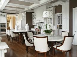 Between banquettes, breakfast nooks, and islands, there are tons of ways to work a dining area into your cooking space. Eat In Kitchen Design Ideas Decorating Hgtv