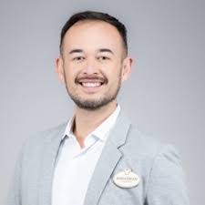 Jennifer Chalifoux's Instagram, Twitter & Facebook