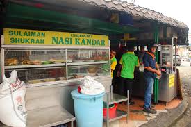 Mt/ farid zanudin pelanggan, raja khairita raja sharial, 35, berkata, nasi kandar menjadi hidangan kegemaran dia dan keluarga ketika berbuka puasa dan tidak kisah beratur lama untuk mendapatkannya. Nasi Kandar Sadam Segambut Kl
