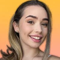 Leanna Best's Instagram, Twitter & Facebook