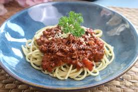 Spaghetti ugotować w osolonej wodzie według przepisu na opakowaniu. Resepi Spaghetti Goreng Aglio Olio Ayam