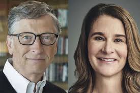 威廉·亨利·蓋茲三世，kbe（英語：william henry gates iii，1955年10月28日－），暱稱比爾·蓋茲（bill gates），是一名美國著名資本家、投資者、軟體工程師、慈善家。他與保羅·艾倫一起建立微軟公司，曾任微軟董事長、ceo和首席軟體設計師，並持有公司超過8%的普通股，也是公司最大的個人股東。 Jyv0zucwupanzm