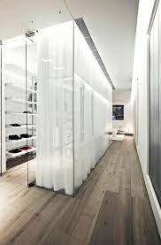Luxus Begehbarer Kleiderschrank 120 Modelle Archzine Net Tolles Ankleidezimmer Mit Begehbarem Begehbarer Kleiderschrank Ankleidezimmer Design Produktdesign